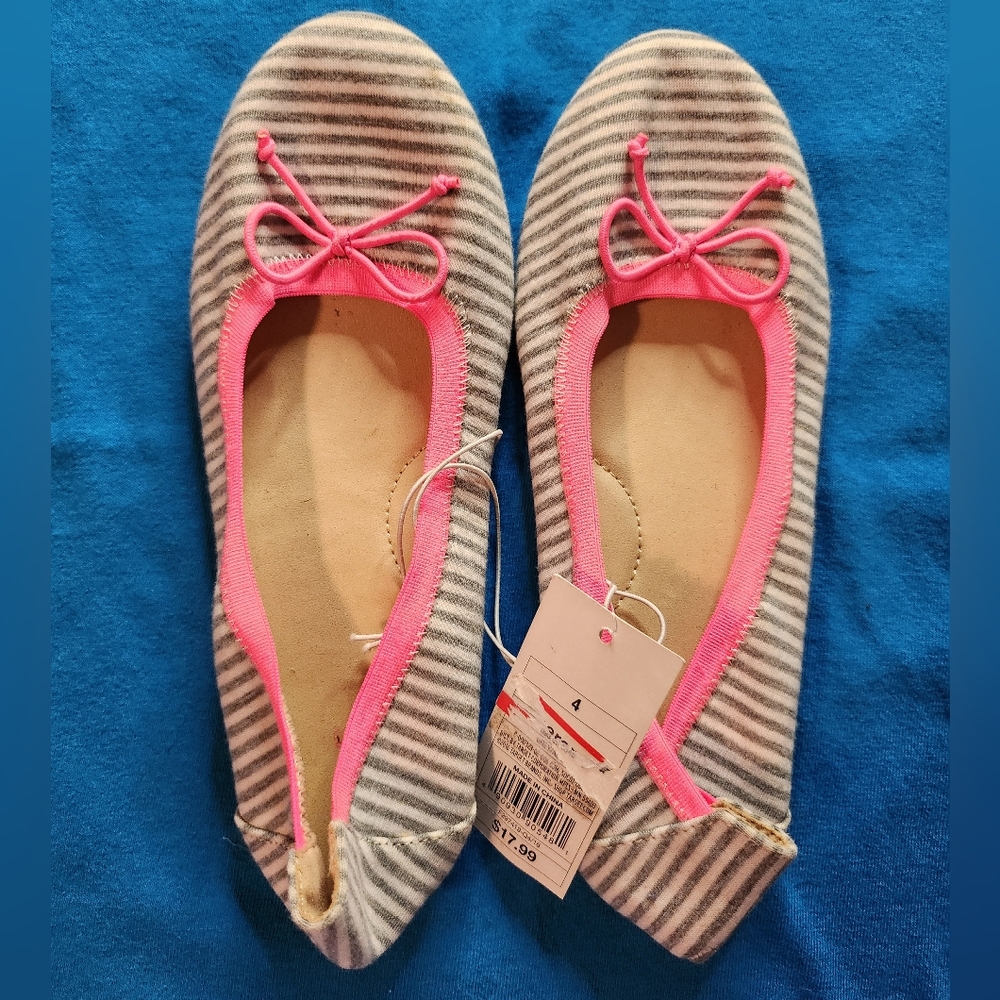 NWT Cat & Jack Girls 4 Ballet-Style Flats